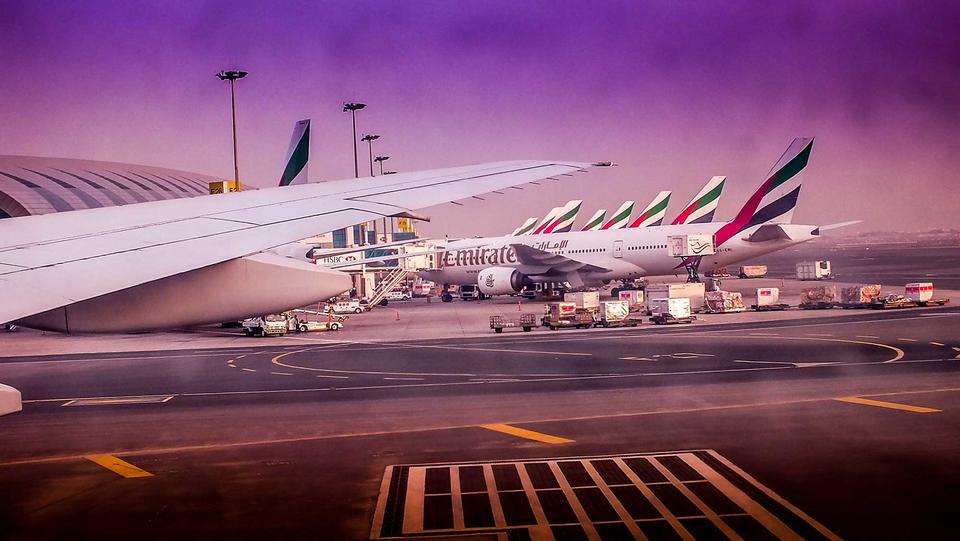 emirates-expects-busy-national-day-weekend-at-dubai-airport-hotelier