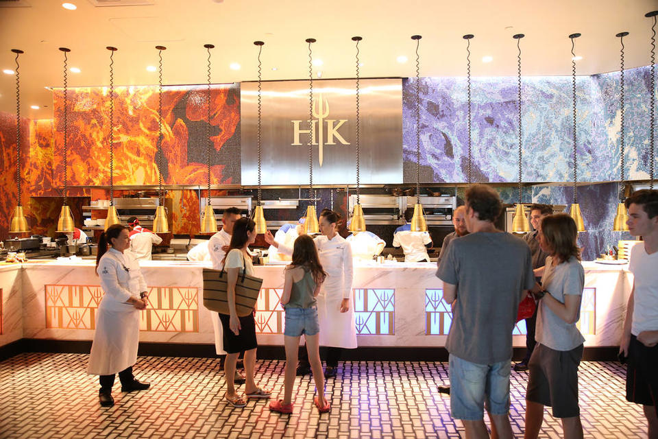 Gordon Ramsay to open Hell's Kitchen at Dubai's Caesars ...