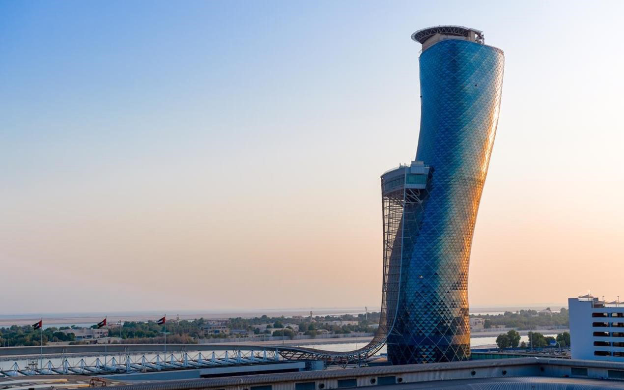 Capital gate в абу даби